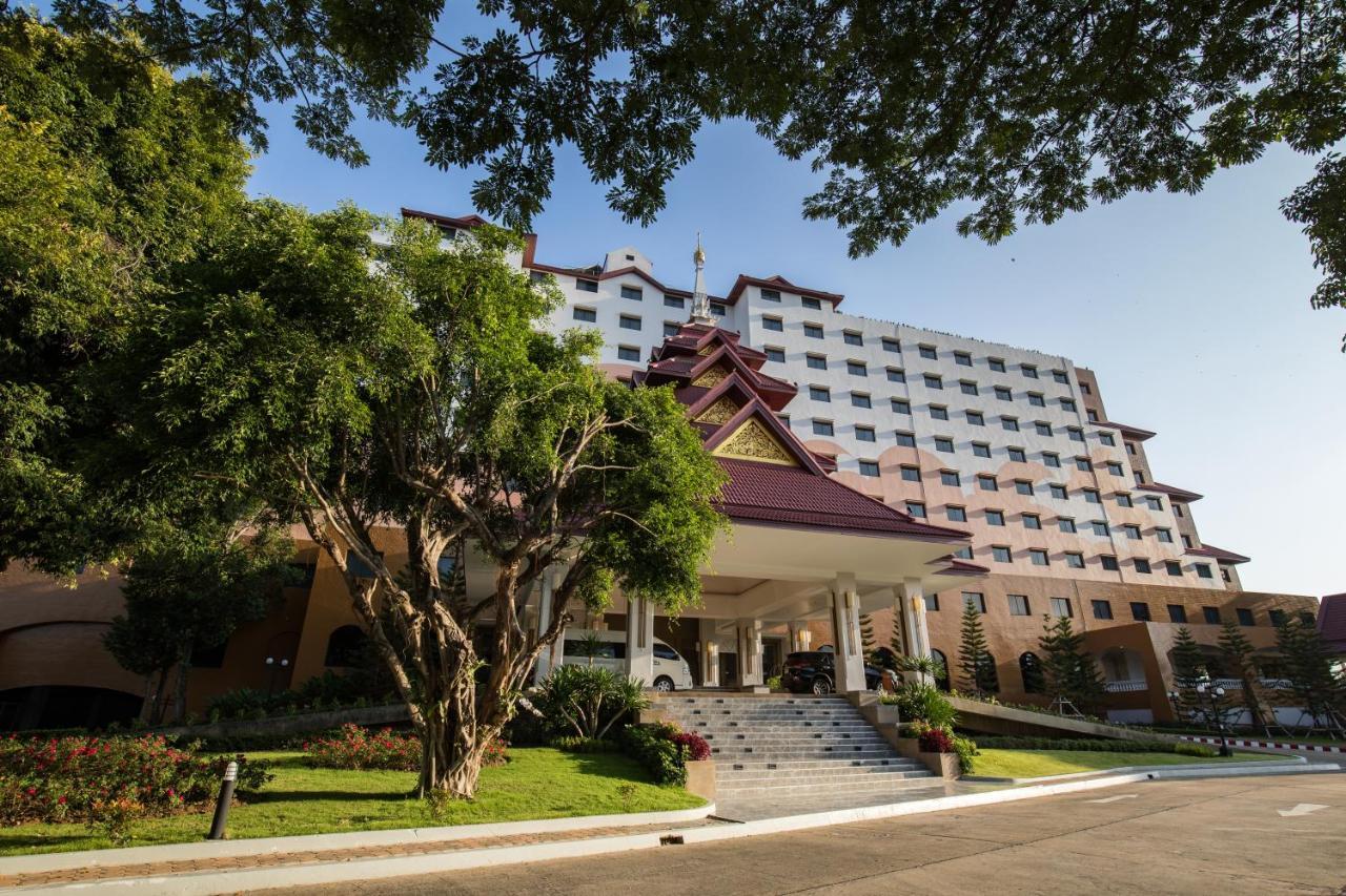 The Heritage Chiang Rai Hotel And Convention Exteriér fotografie The Royal Thai Police Hospital