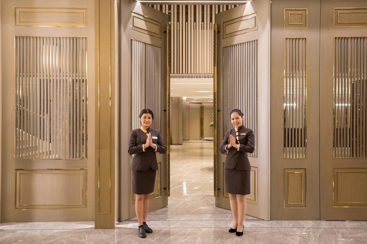 The Heritage Chiang Rai Hotel And Convention Exteriér fotografie The hotel's lobby