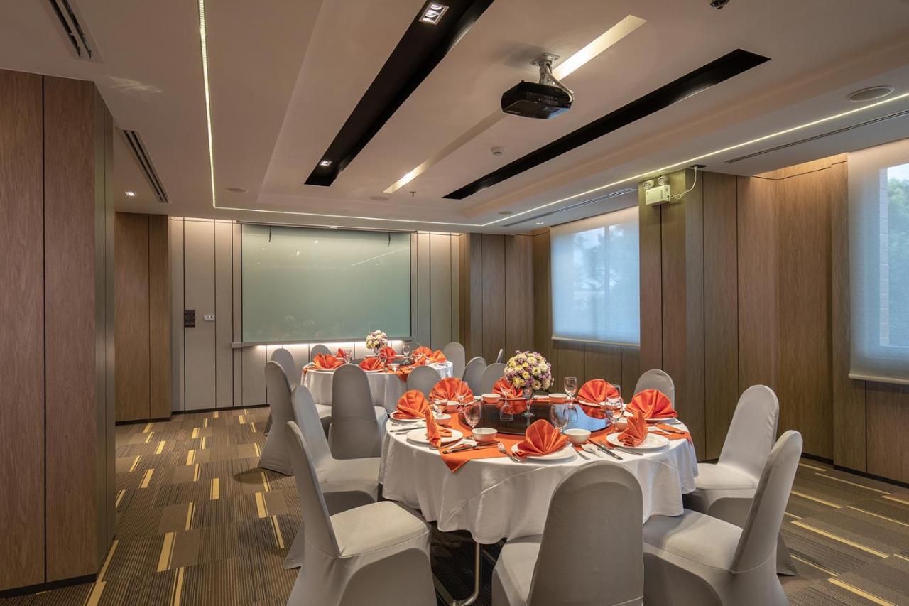 The Heritage Chiang Rai Hotel And Convention Exteriér fotografie The Chinese Room